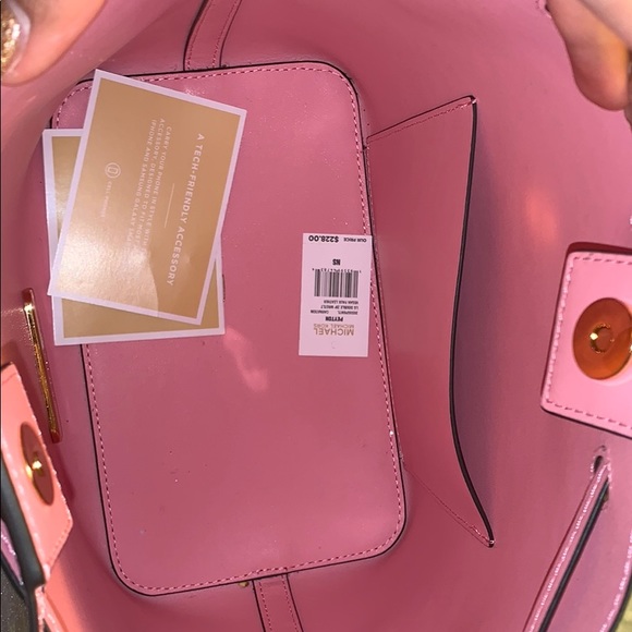 Mk small bucket bag - Picture 2 of 3